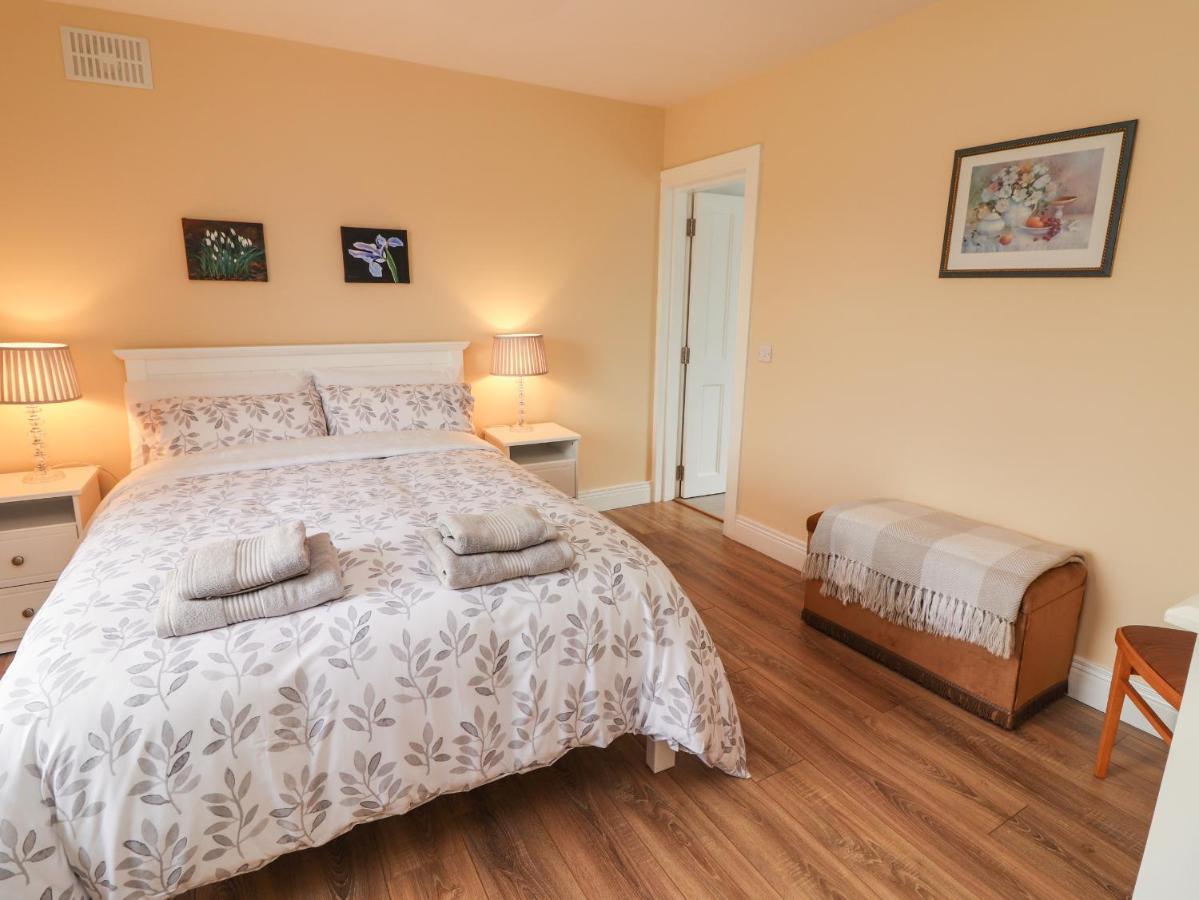 Meadow View Vila Ennis Exterior foto